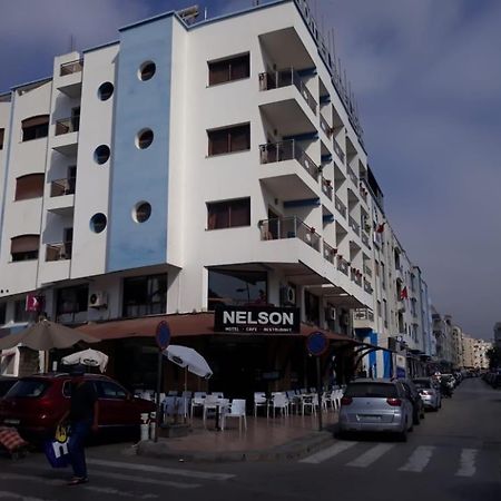 Hotel Nelson M'dik Luaran gambar